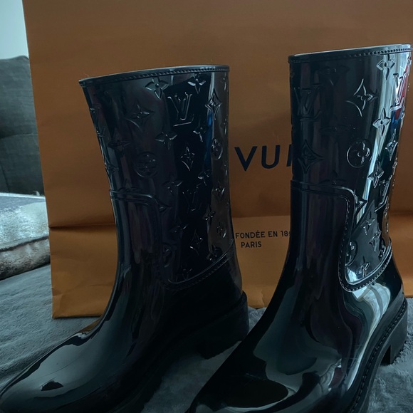 🖤AUTHENTIC LOUIS VUITTON MONOGRAM RAIN BOOTS !🖤 - Picture 1 of 7